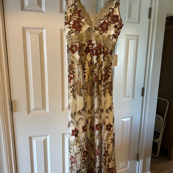 Joyfolie Alya Dress with Red and Gold Embroidery - Picture 4 of 13